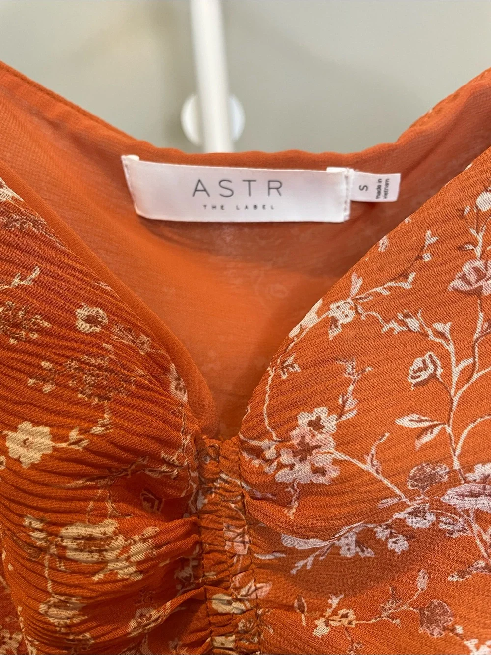 Astr The Label Orange Floral Peplum Puff-Sleeve Blouse - Small